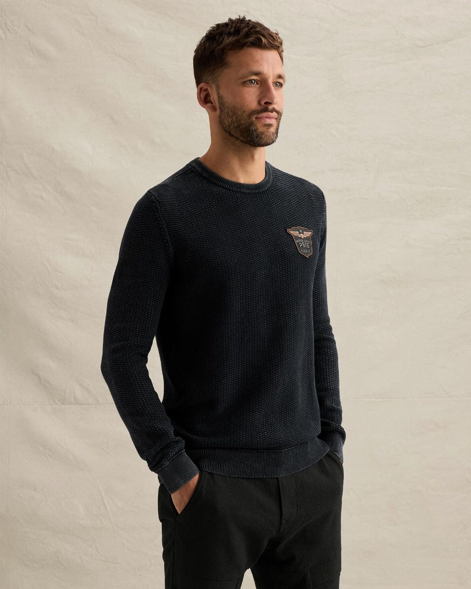 Trui met garment-dye wassing en stone wash – salute