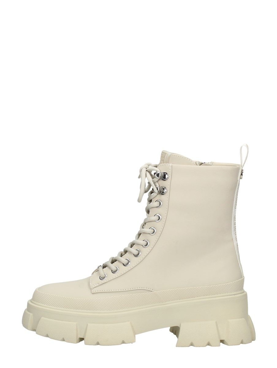 Steve Madden - Forecast – foto 1 van 4