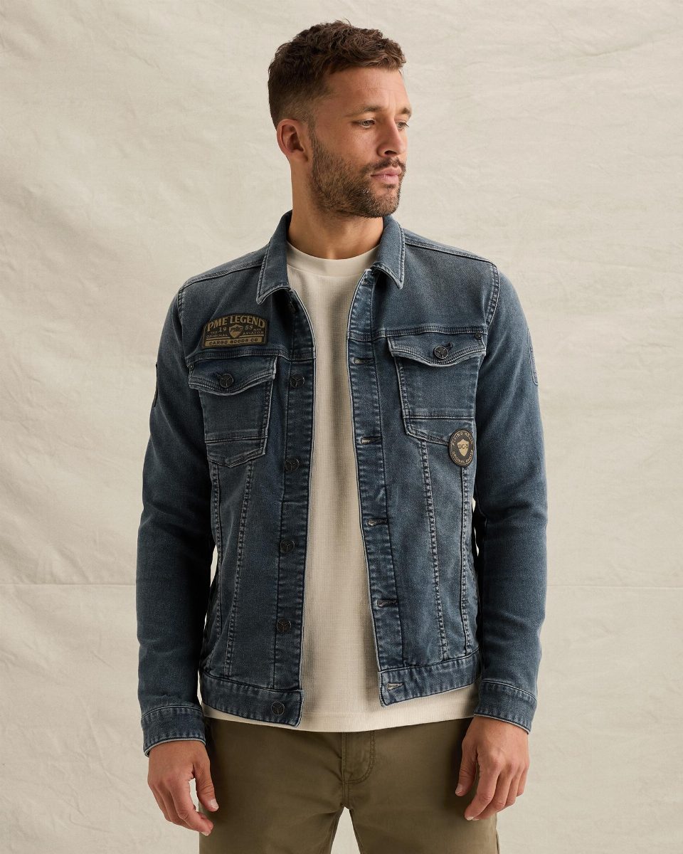 Denim jacket met badges en knoopsluiting