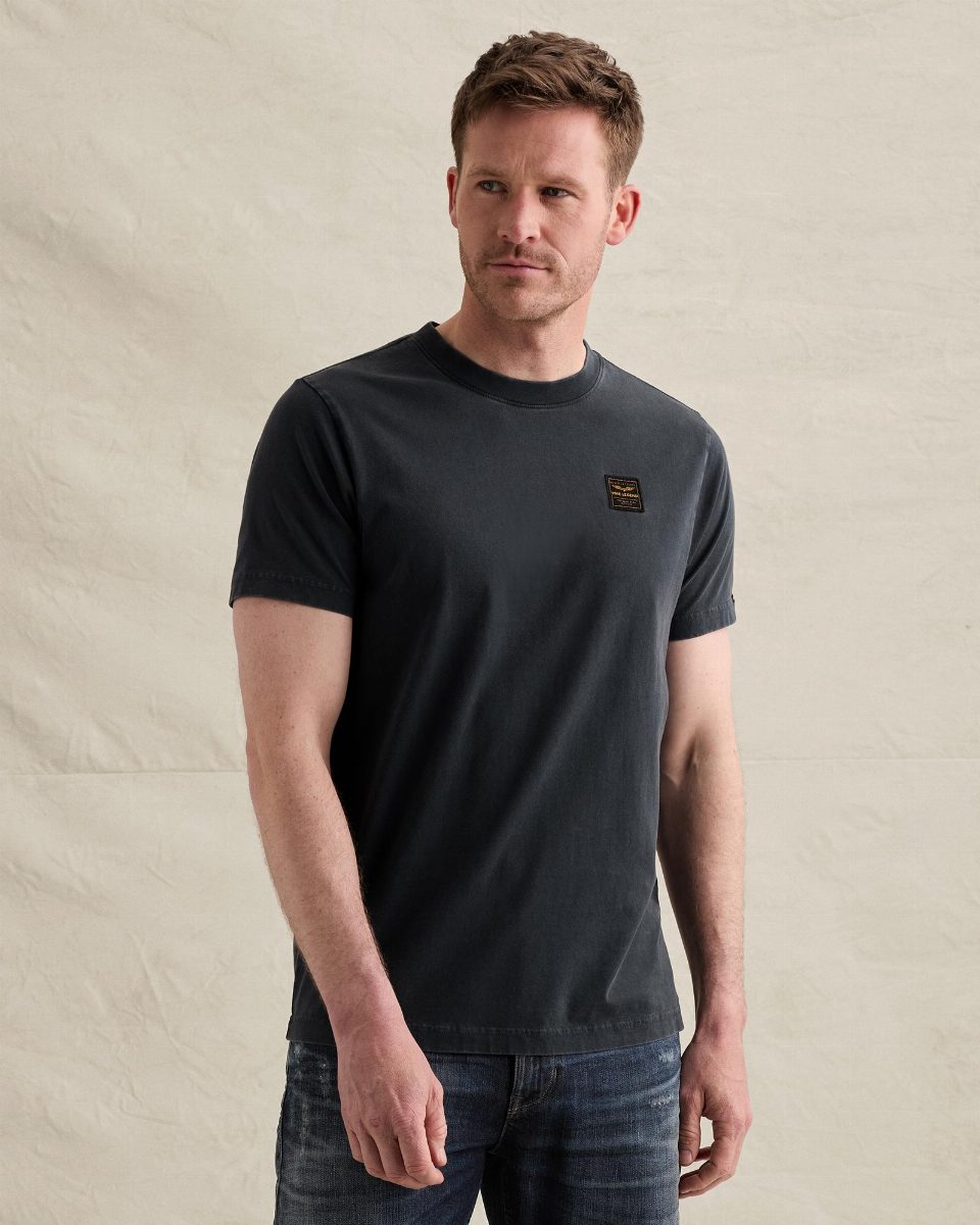 T-shirt met garment-dye wassing en label – salute